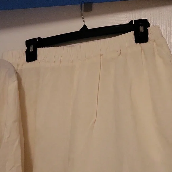 Linen, Cream Colored, Nice For Summer 2piece Pant Set, size Label 2Xl. Its Small - Picture 2 of 4